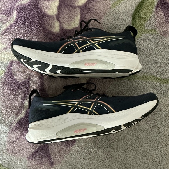 ASICS Men’s Gel-Kayano 32 Athletic Shoes - Picture 11 of 16